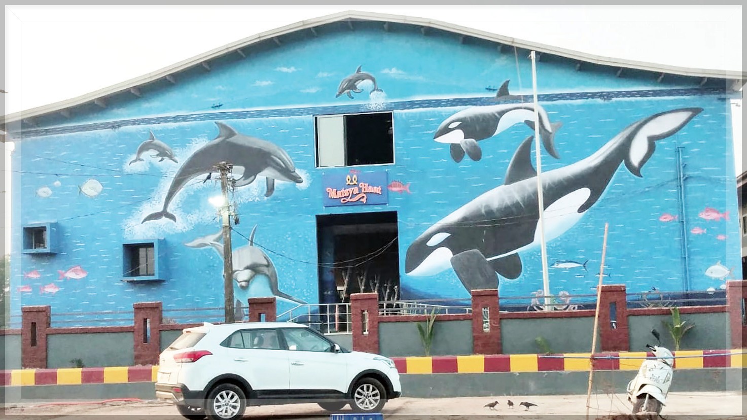 Painting of fish market walls not thought through