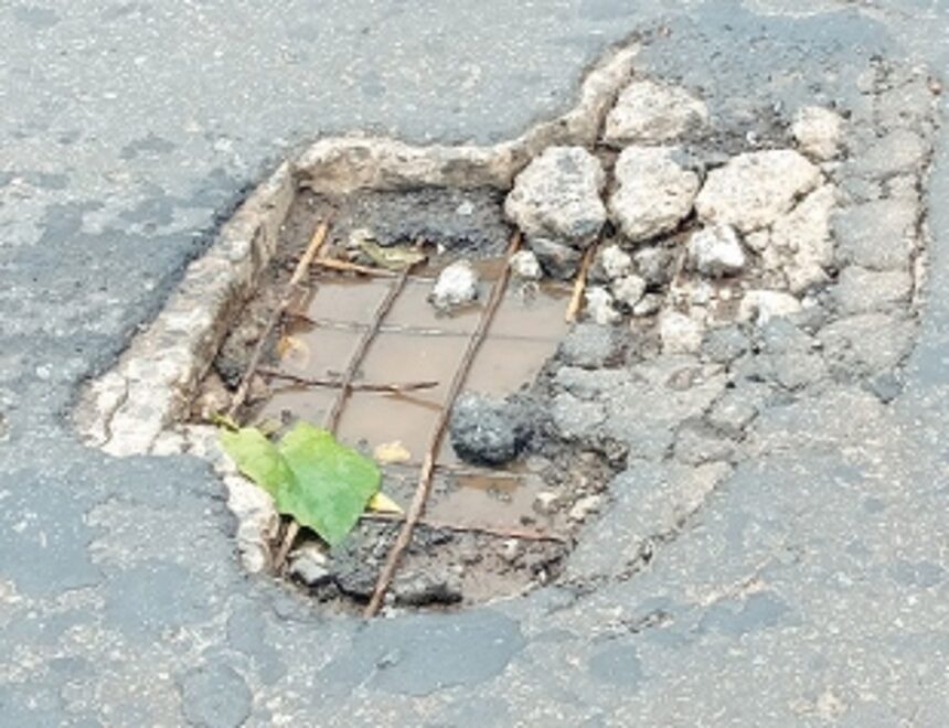 Panchas warn of stir if govt fails to repair pot-holes on Borim Bridge