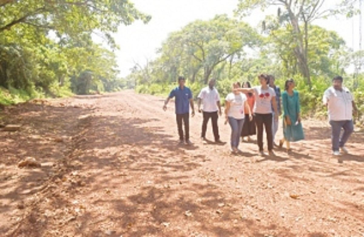 Panchayat orders stoppage of road work at Gawali-Moula