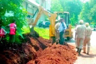 Panic at Curti after leakage of gas pipeline during excavation