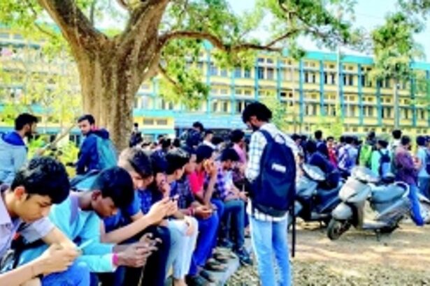 Panjim Polytechnic students stage protest, secure assurance on grievances