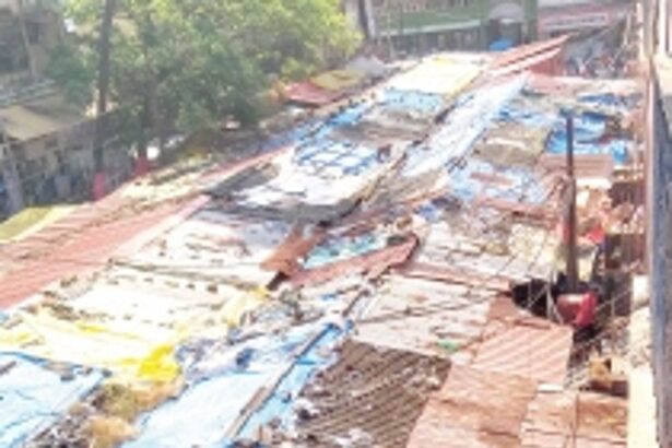 Panjim market annex: Rooftop  of some shanties or slums?