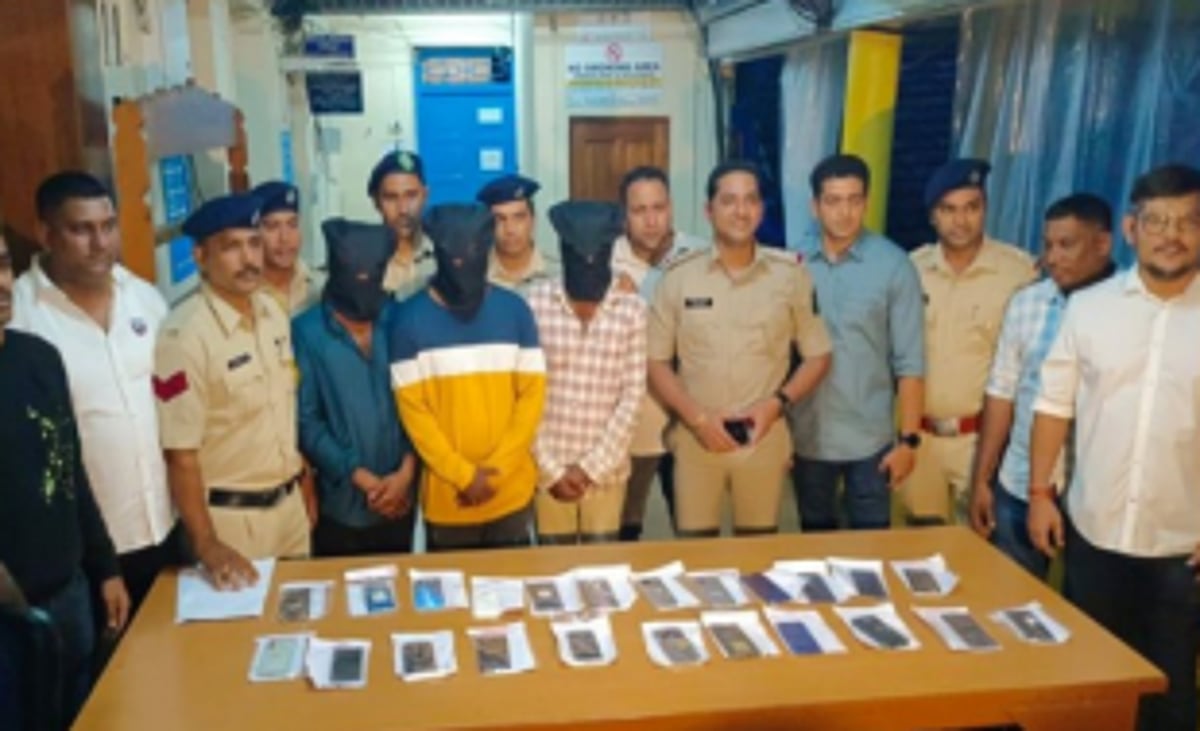Panjim police bust cellphone stealing gang