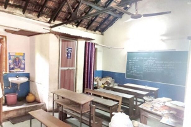 Parents, panch urge govt to repair  Kelbay-Curti govt primary school