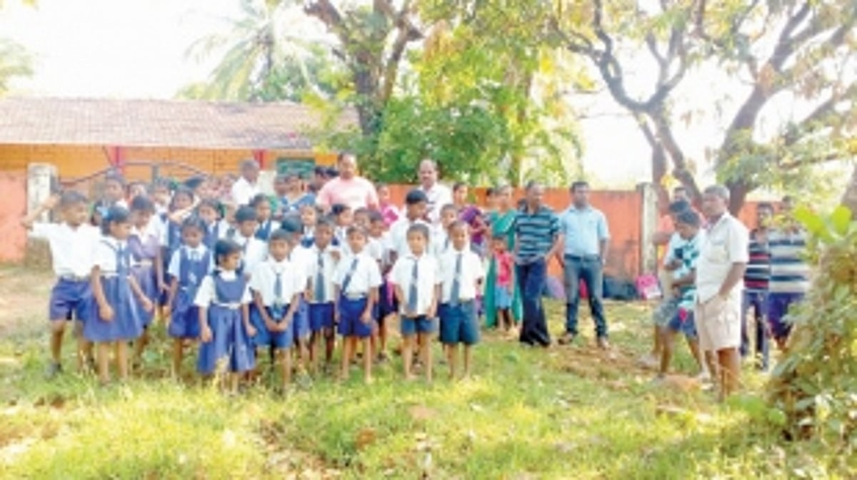 Parents, students stage dharna over teacher’s ‘unusual’ behaviour