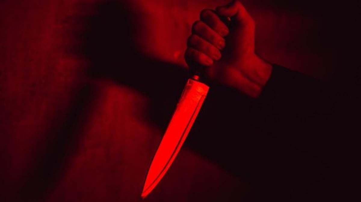 Parking Dispute in Mapusa Escalates to Stabbing; Two Attendants Injured, Police Launch Manhunt