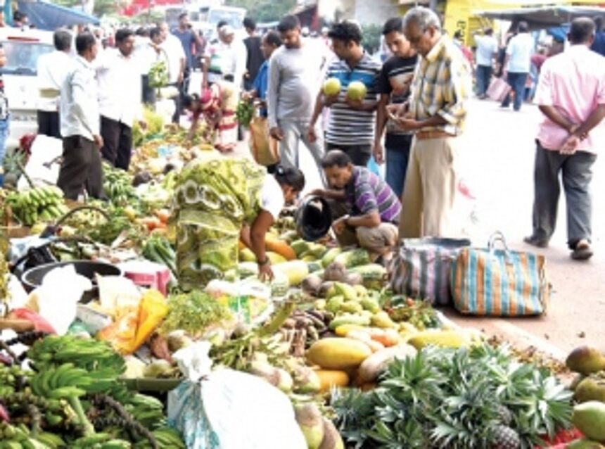 Parking of bikes in front of Matoli Bazaar causes loss to vendors 1 Parking of bikes in front of Matoli Bazaar causes loss to vendors