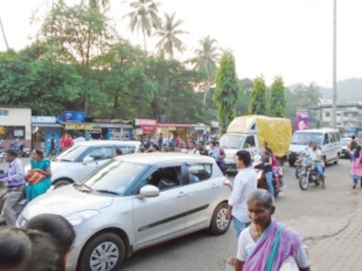 Parking problems continue as Ponda polls draw near