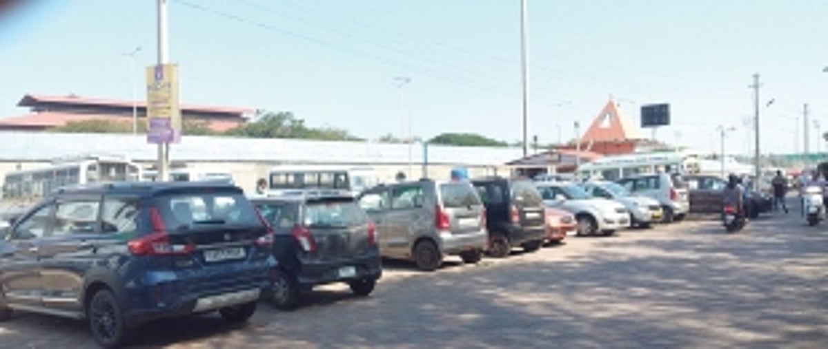 Parking space at GMC Hospital grossly inadequate