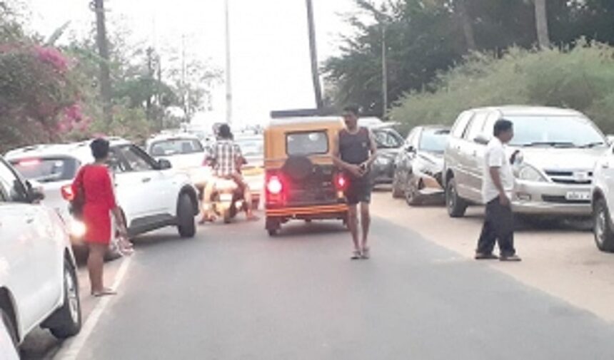 Parking woes at Benaulim Beach