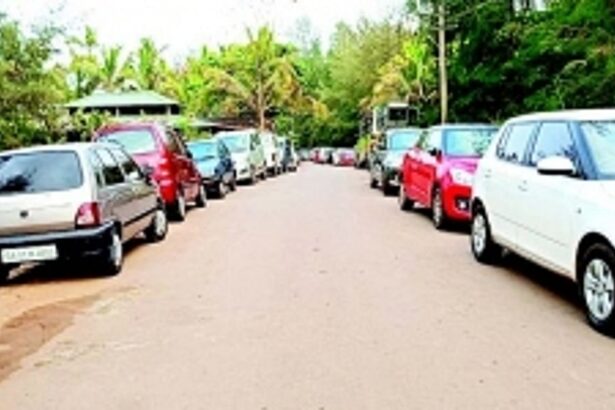 Parking woes in Tembwada at Morjim Beach irks tourists during summer rush