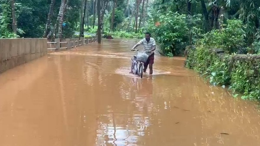 Paroda Bridge Submerged; Lack of Safety Measures Angers Residents 1 Paroda Bridge Submerged; Lack of Safety Measures Angers Residents
