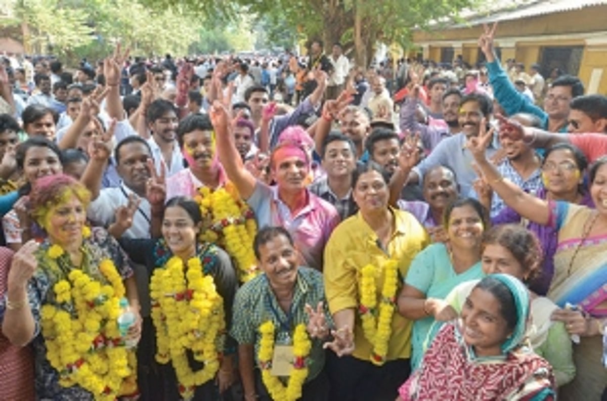 Parrikar’s blue eyed MLA tries to avoid the blushes