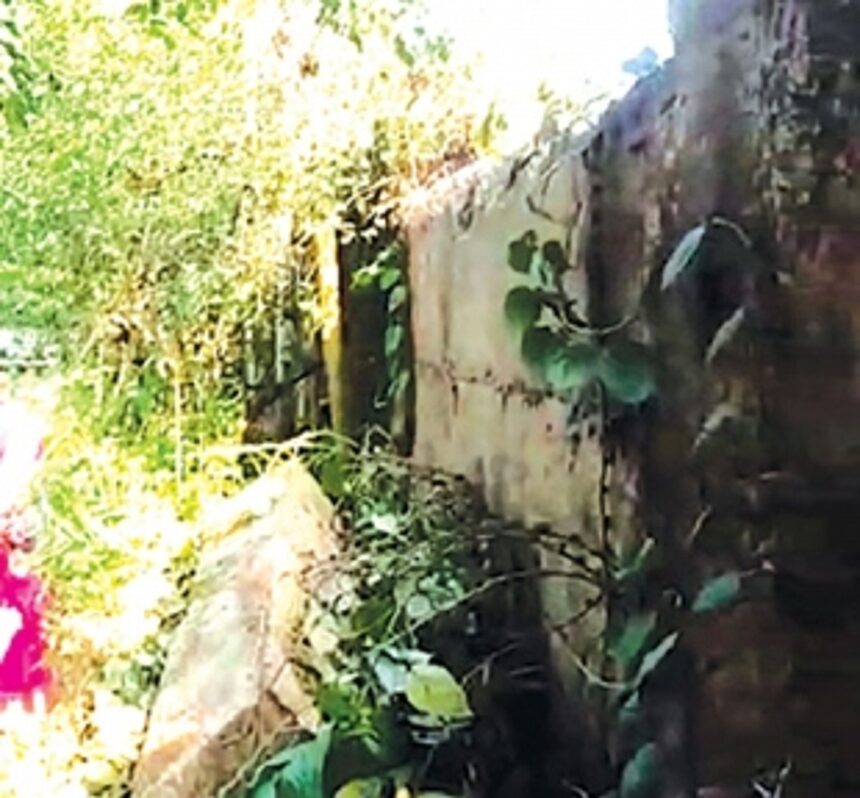 Part of retaining wall of Farmagudi Highway collapses into local man’s front yard