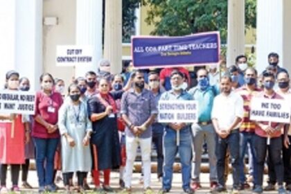 Part-time instructors hold protest  in city, demand regularisation