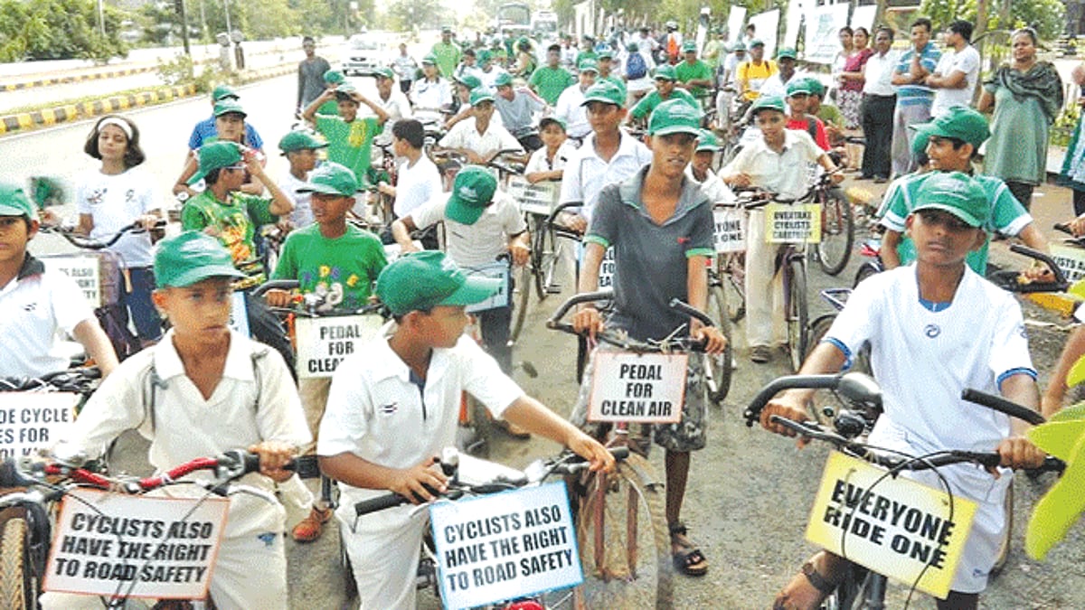 Participants of the Green Street Bicycle Rally in Margao.