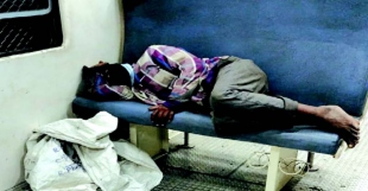 Passengers of Margao-Karwar DEMU train stage protest over unsafe commute, departure delays