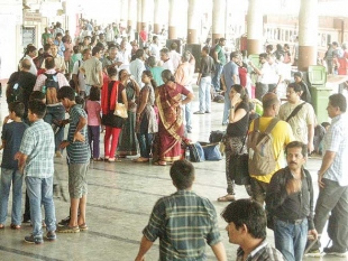 Passengers stranded as goods train derails