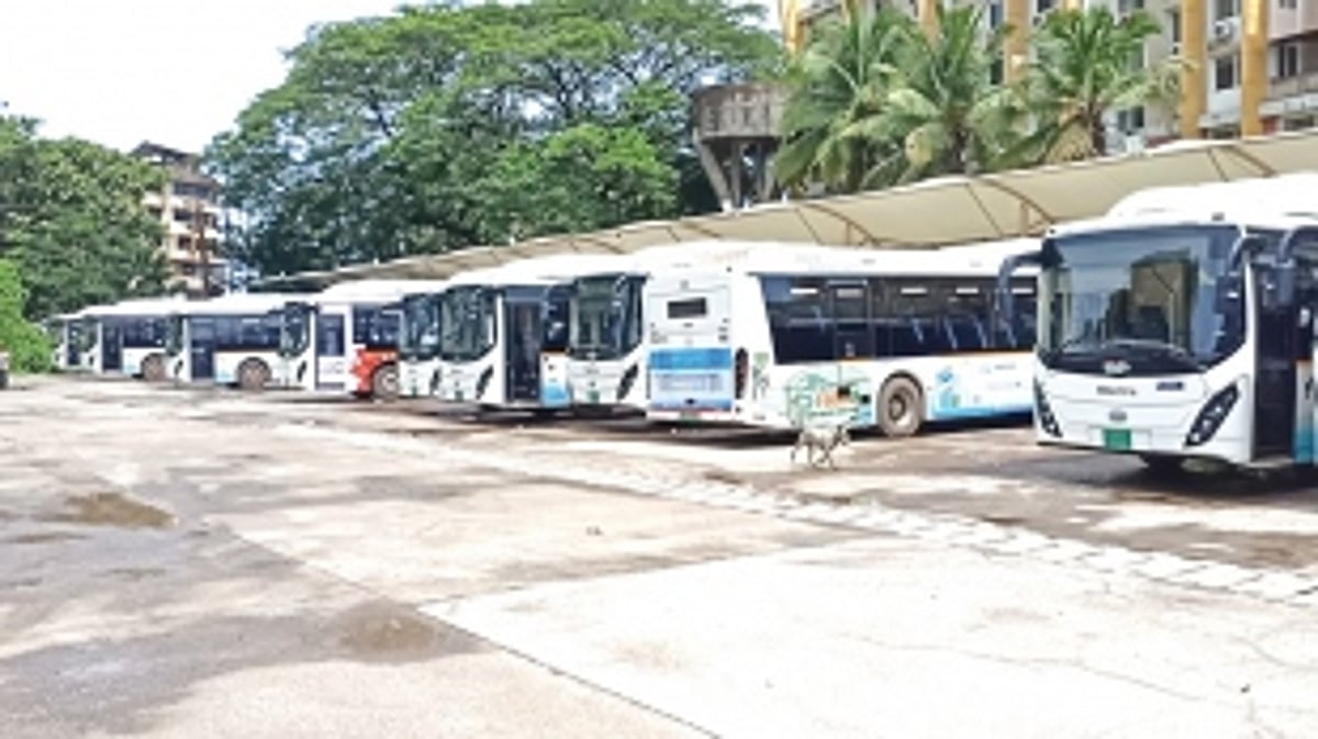 Passengers suffer at Margao as EV bus drivers strike work