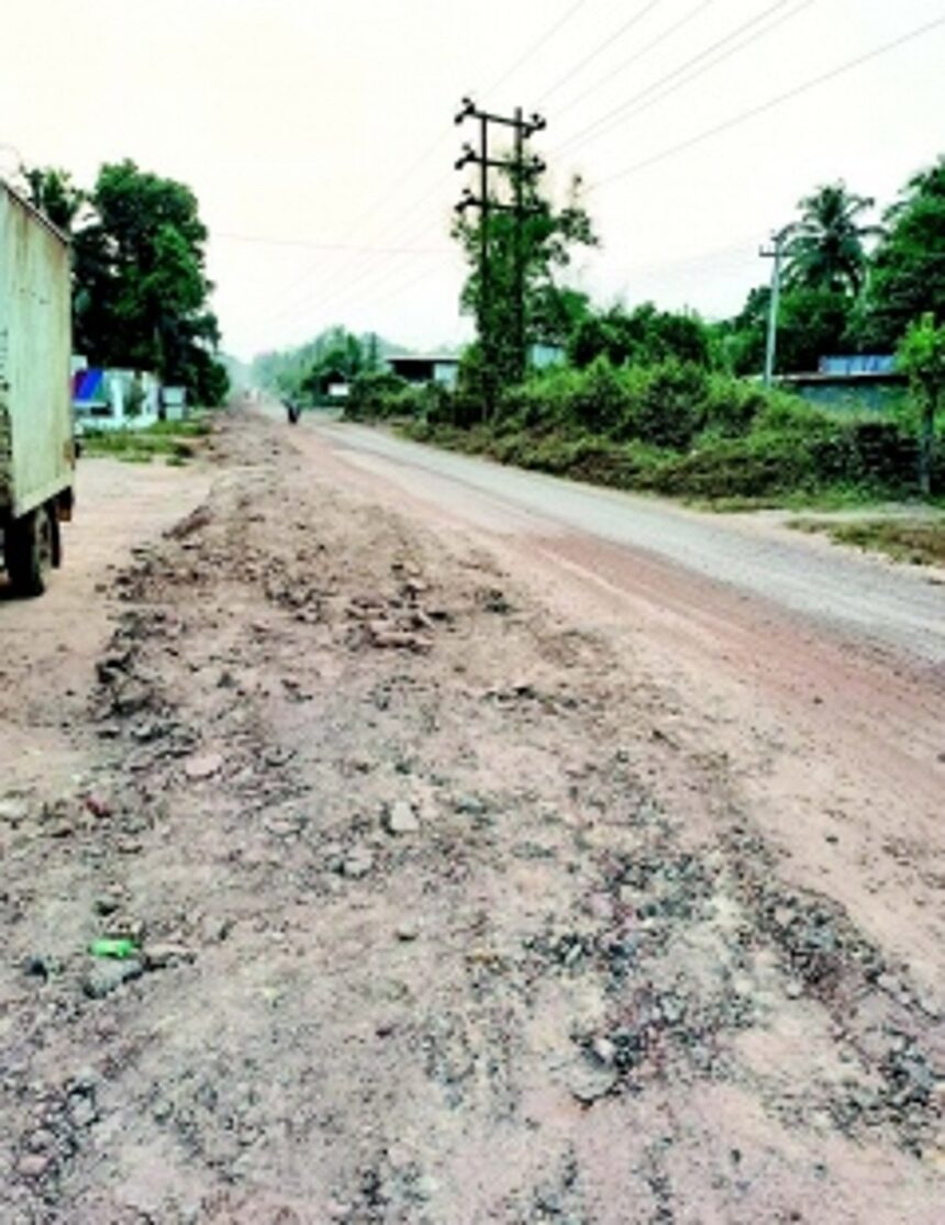 Pathetic state of road in Cuncolim 1 Pathetic state of road in Cuncolim