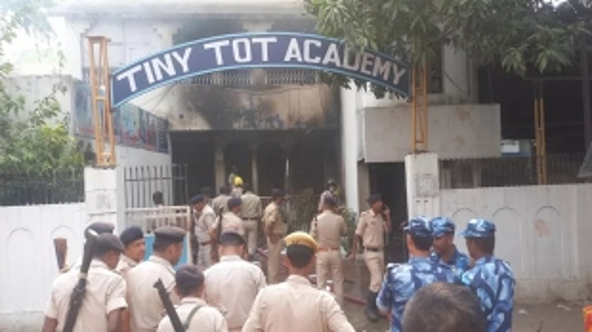 Patna school set ablaze by angry mob after student's body found on campus