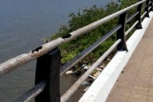 Patto bridge railing broken,rusted. Authorities painted it instead of repairs