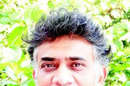 Pausing ideology for political benefit