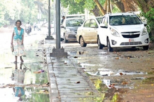 Pedestrians in peril along Miramar-Dona Paula Road