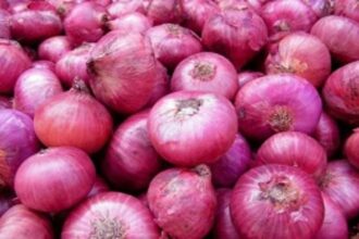 Peels of discontent as Rs 80 per kg onions make people cry