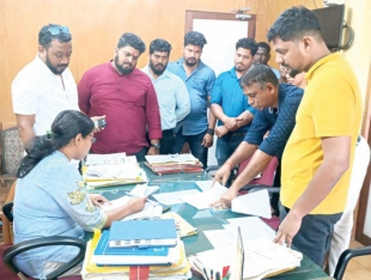 Peeved over rampant hill cutting, Quepem  villagers march to Dy Collector’s office