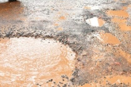 Penalise those  responsible for  potholes: Cong