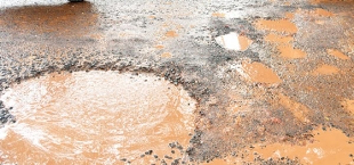 Penalise those  responsible for  potholes: Cong