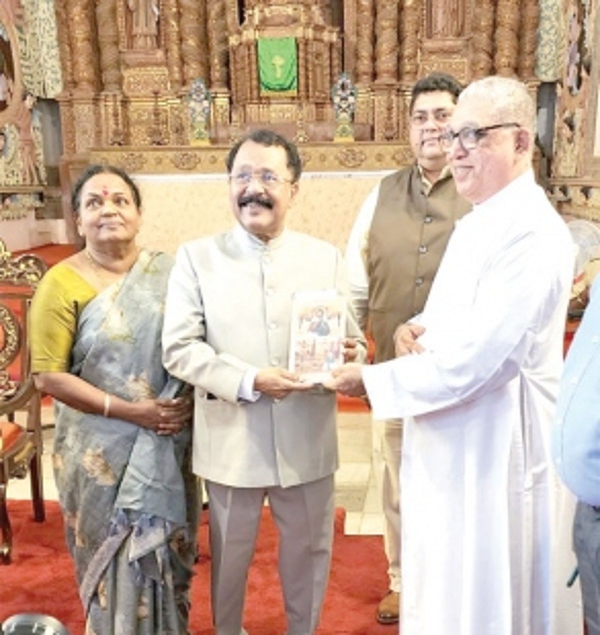 People are supreme: Guv urges elected representatives to reach out to citizens