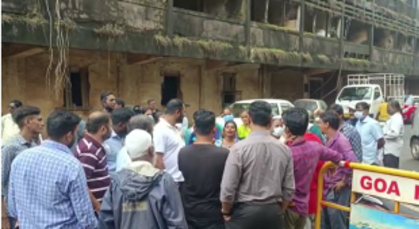 People asked to vacate their houses after a broker cheats them