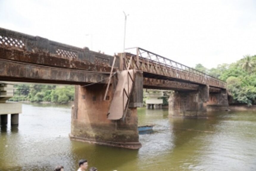 People had gathered to see RESCUE OF YOUTH, say witnesses