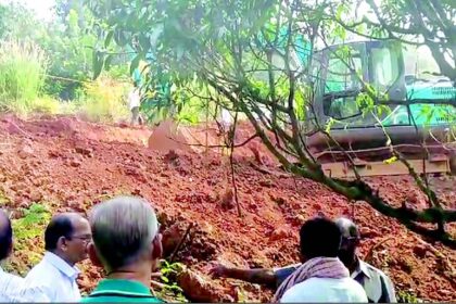 People power stalls railway force at Velsao