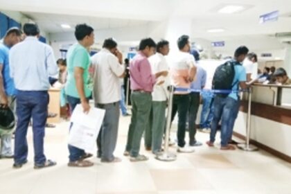 People throng RTOs to register new purchases