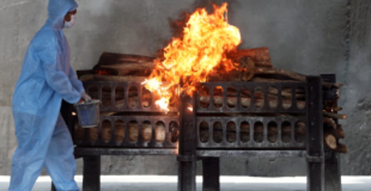 Performing final rites, a costly  affair for the common man!