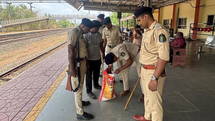 Pernem Police Enhance Security with Combing Operation After Pahalgam Attack 1 Pernem Police Enhance Security with Combing Operation After Pahalgam Attack