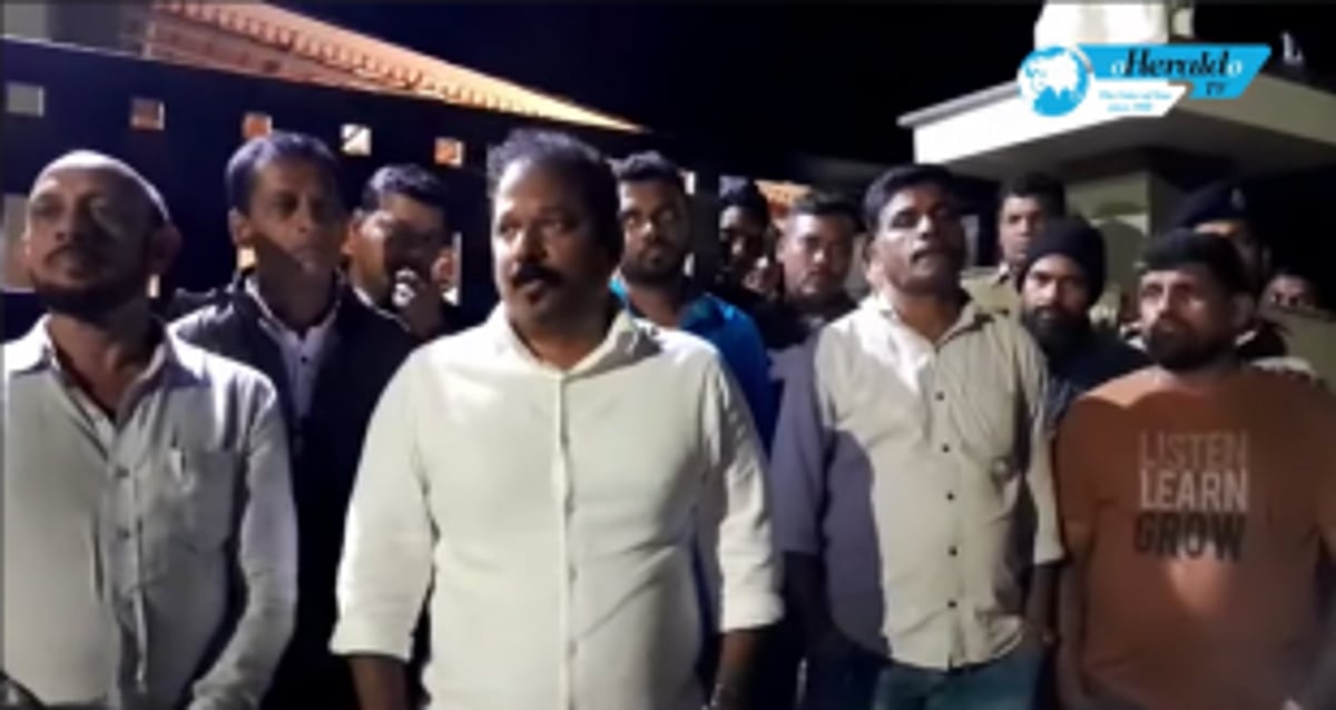 Pernem Taxi drivers march to MLA Pravin Arlekar’s home over the status of the taxi counter at Mopa