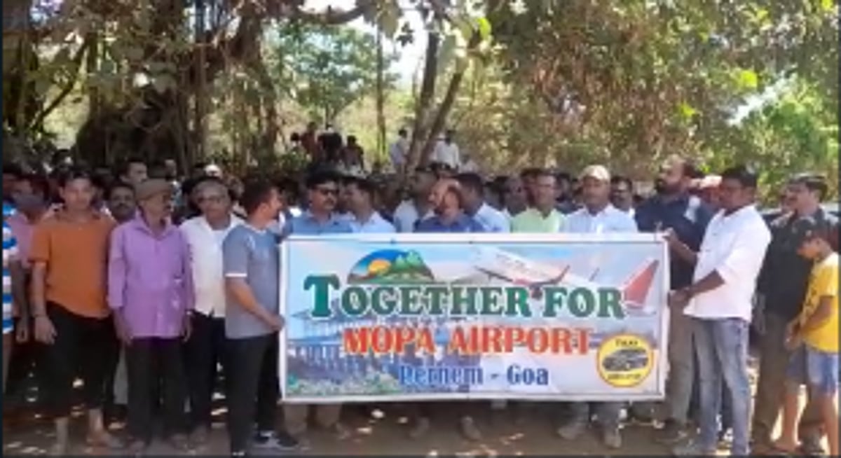 Pernem Taxi operators on strike as Govt fails to provide taxi counter at Mopa Airport