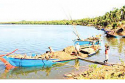 Pernem and Old Goa Police Crack Down on Illegal Sand Transportation and Extraction