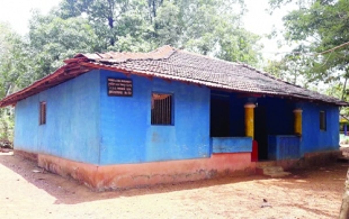 Pernem anganwadi teachers, students face the stick