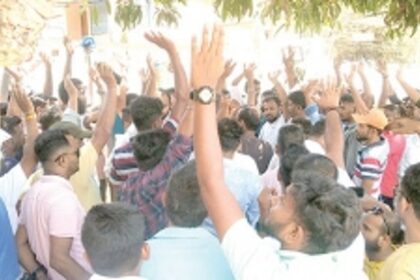 Pernem cabbies give ultimatum to  govt  till May 6 for notifying taxi stand at MIA