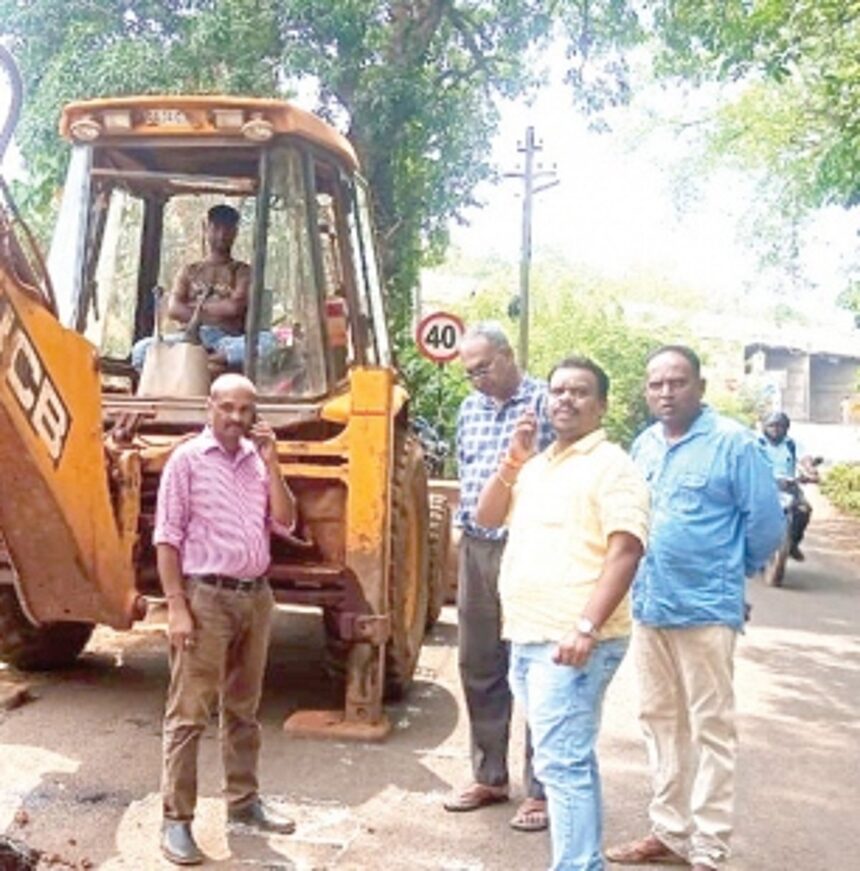 Pernem civic chief stops digging work at Malpe 1 Pernem civic chief stops digging work at Malpe