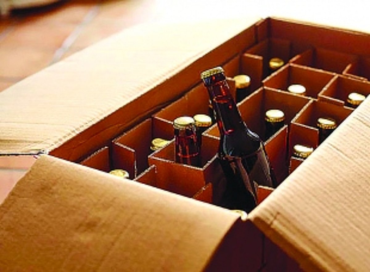 Pernem cops  seize booze from car