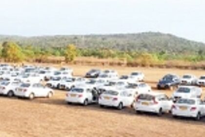 Pernem taximen give ultimatum till 1 pm today for notifying taxi stand at Mopa Airport; continue protest on Day Two