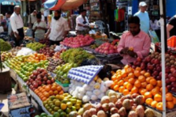 Pernem weekly market flouts COVID norms
