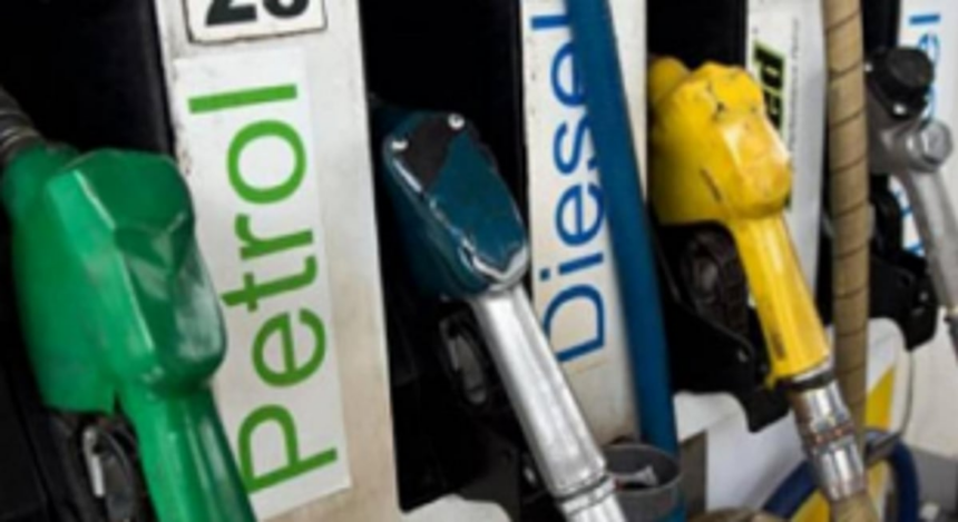Petrol pump dealers want Govt to allow them  to collect excise duty, VAT from customers