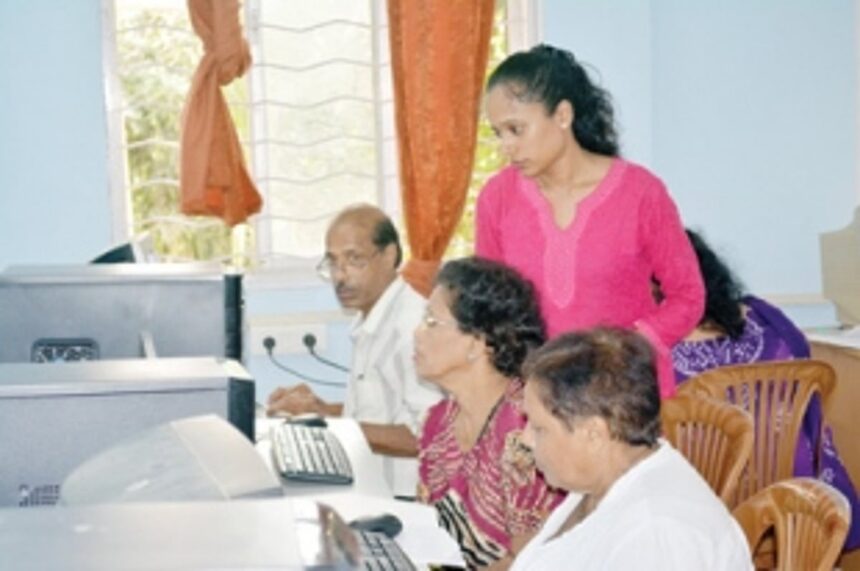 Pilar ITI conducts crash course in computers for senior citizens